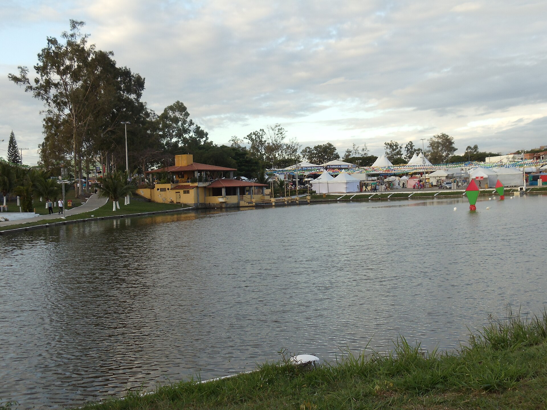 Imagem de referência de Itapetinga, descrito nos dados abertos como município do Estado da Bahia, Brasil