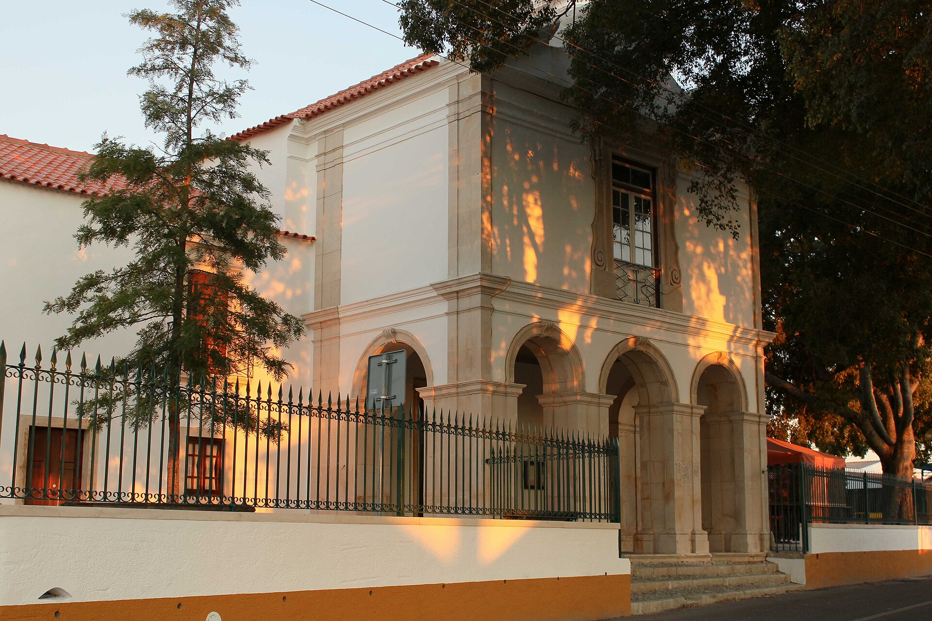 Imagem de referência relacionada a Abitureiras, item descrito como povoação portuguesa sede da Freguesia de Abitureiras, no Município de Santarém