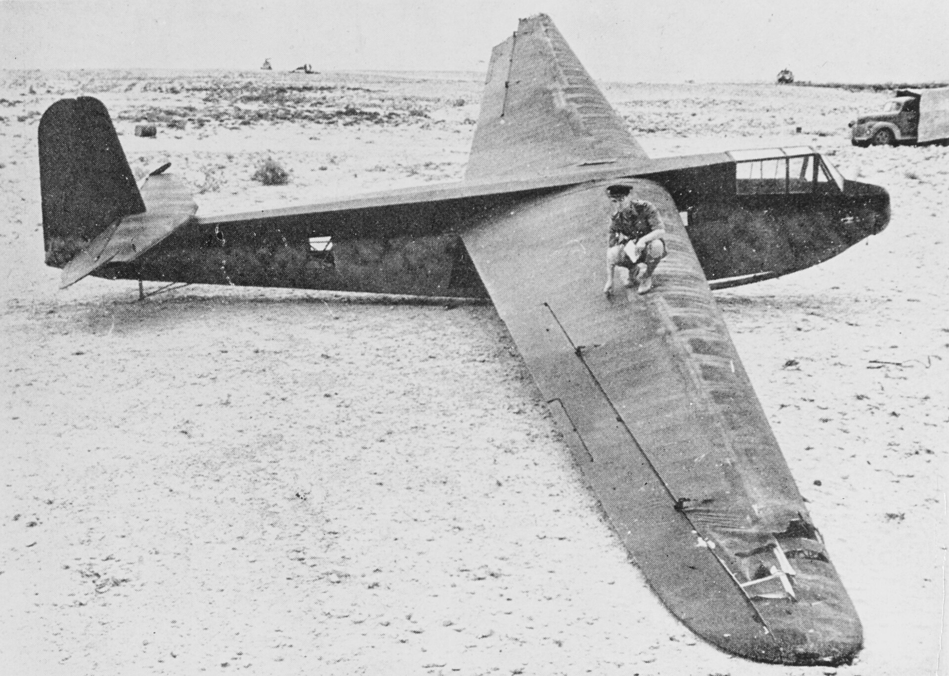 Imagem de referência de DFS 230, descrito nos dados abertos como planador de transporte alemão da segunda guerra mundial