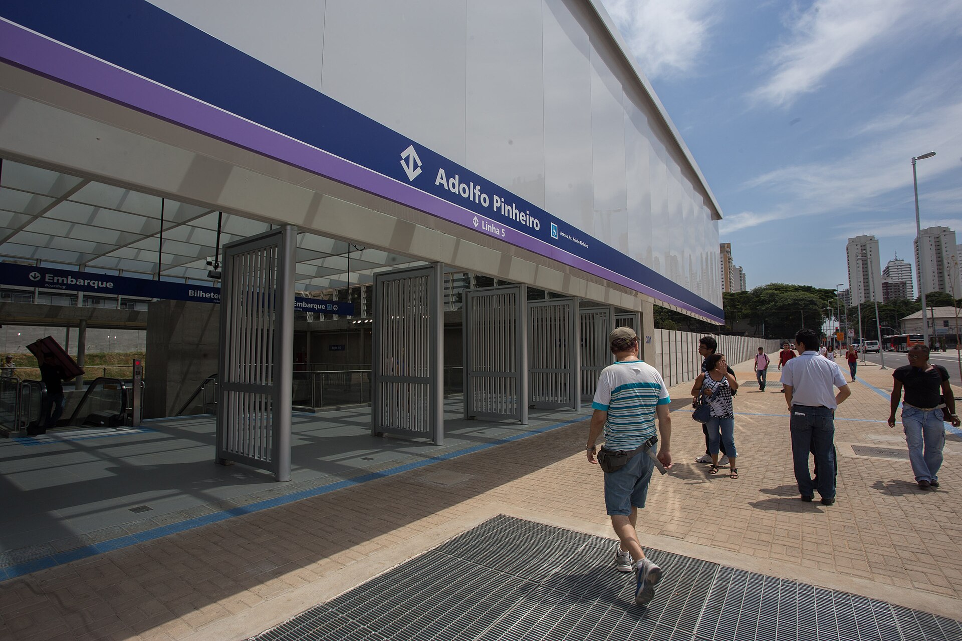 Imagem de referência de Estação Adolfo Pinheiro, descrito nos dados abertos como estação de metrô em São Paulo