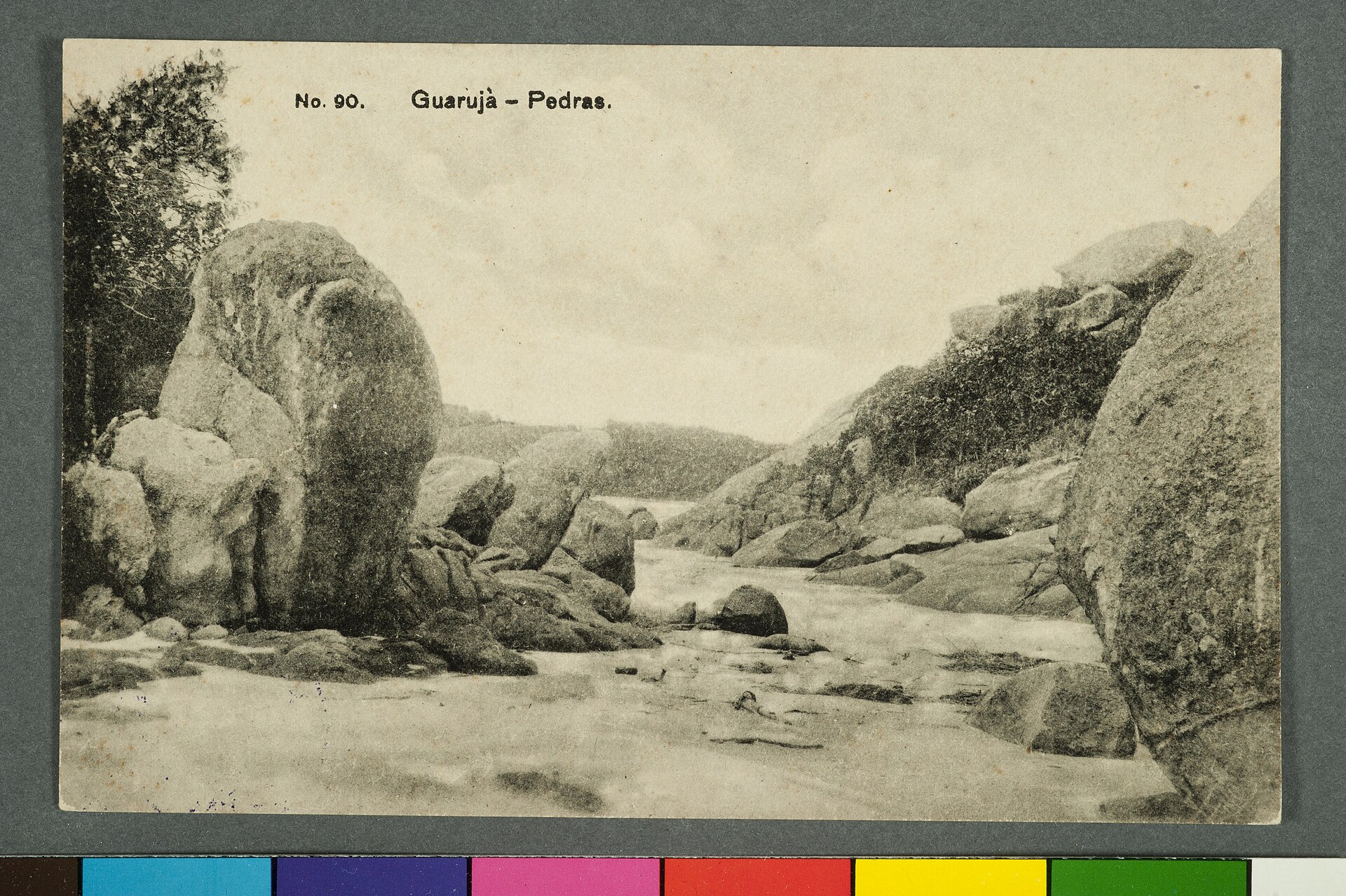 Imagem de referência de Guarujà - Pedras, descrito nos dados abertos como item da Coleção Cartões Postais, no Museu Paulista