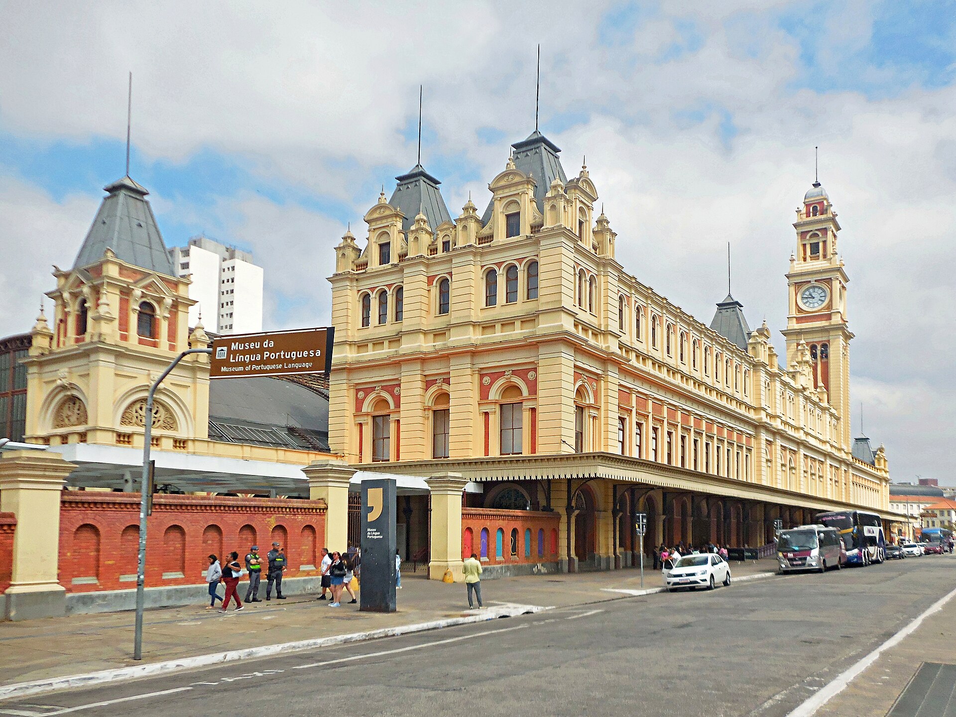 Imagem de referência de Estação da Luz, descrito nos dados abertos como estação ferroviária em São Paulo, Brasil
