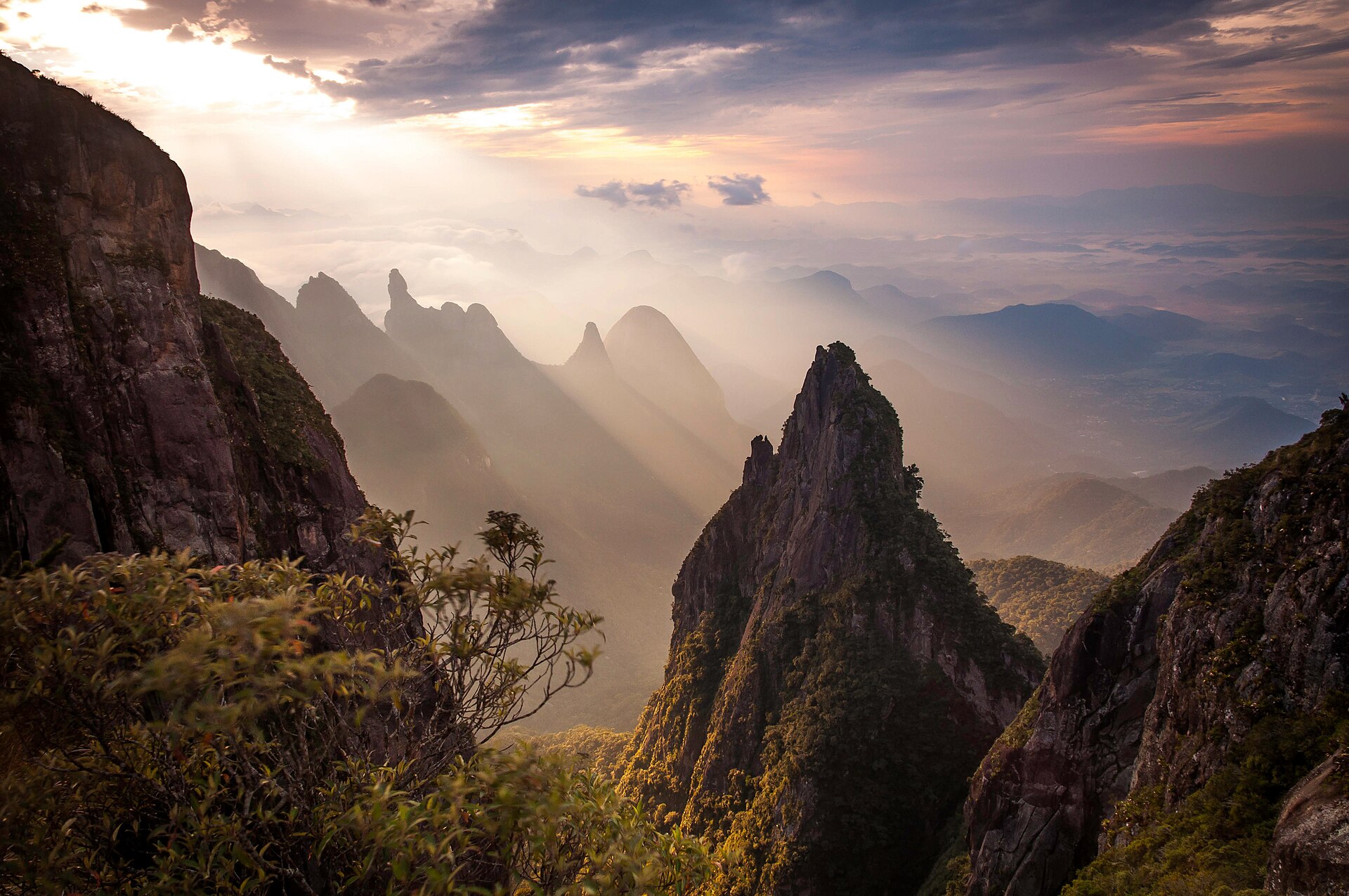 Imagem de referência de Parque Nacional da Serra dos Órgãos, descrito nos dados abertos como parque Nacional da Serra dos Orgãos de nível Federal, localizado (a) em Teresópolis (RJ), Petrópolis (RJ), Magé (RJ), Guapimirim (RJ)