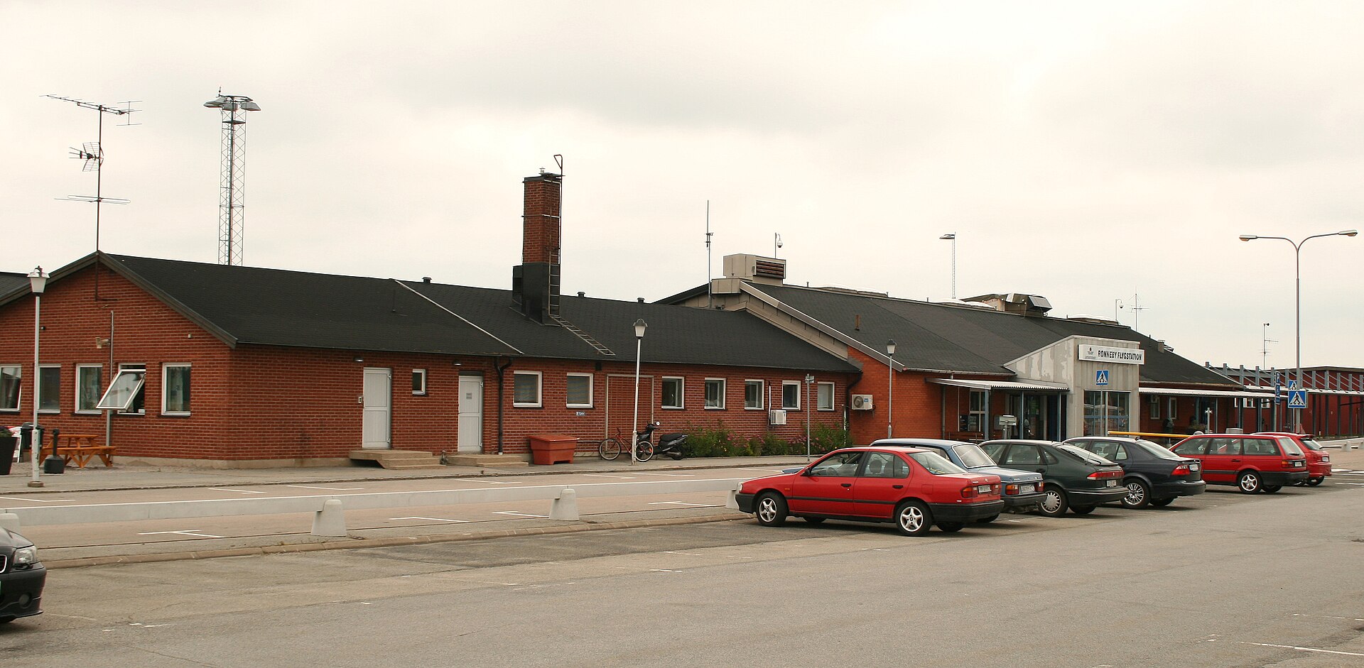 Imagem de referência de Aeroporto de Ronneby, descrito nos dados abertos como aeroporto e base militar sueca