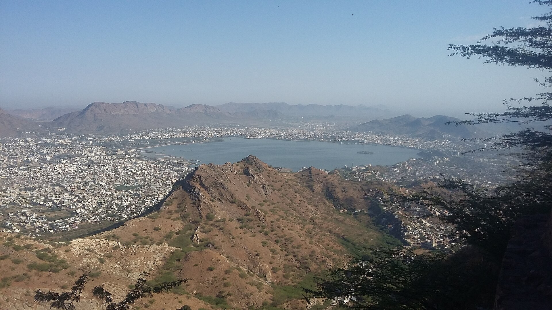 Imagem de referência relacionada a Ajmer, item descrito como registro de referência sobre Ajmer, organizado a partir de dados estruturados abertos
