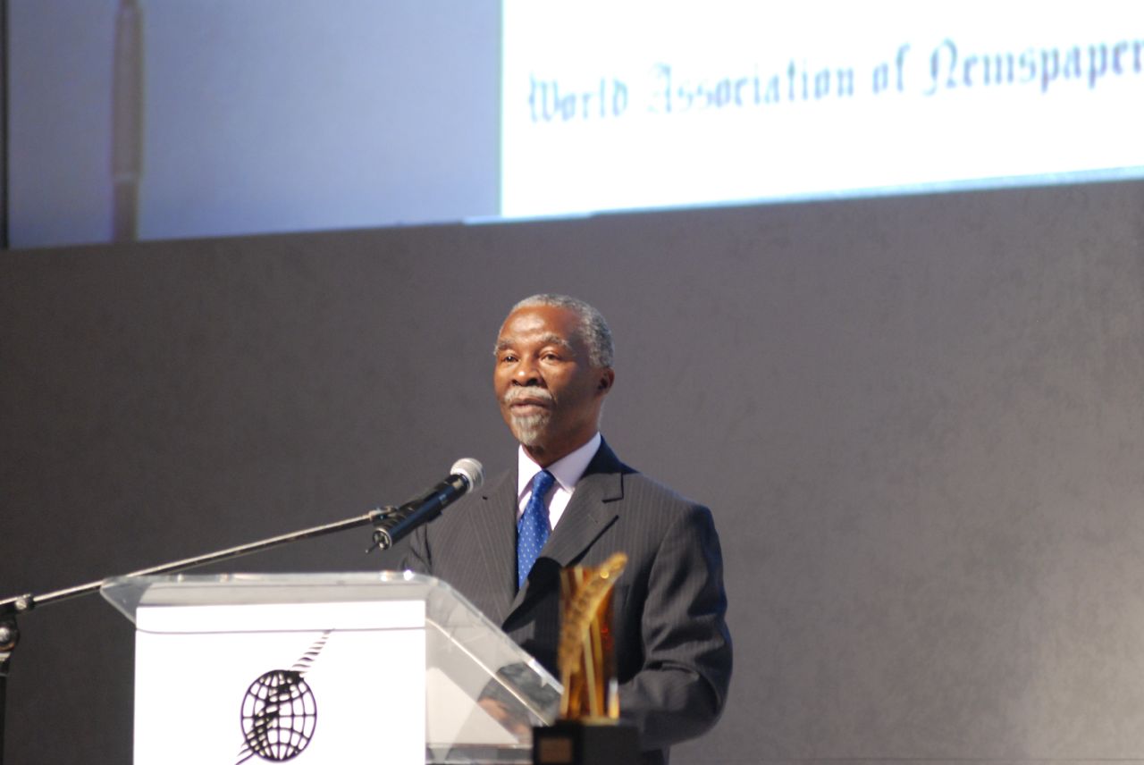 Imagem de referência relacionada a Thabo Mbeki, item descrito como político sul-africano; 2° presidente da África do Sul