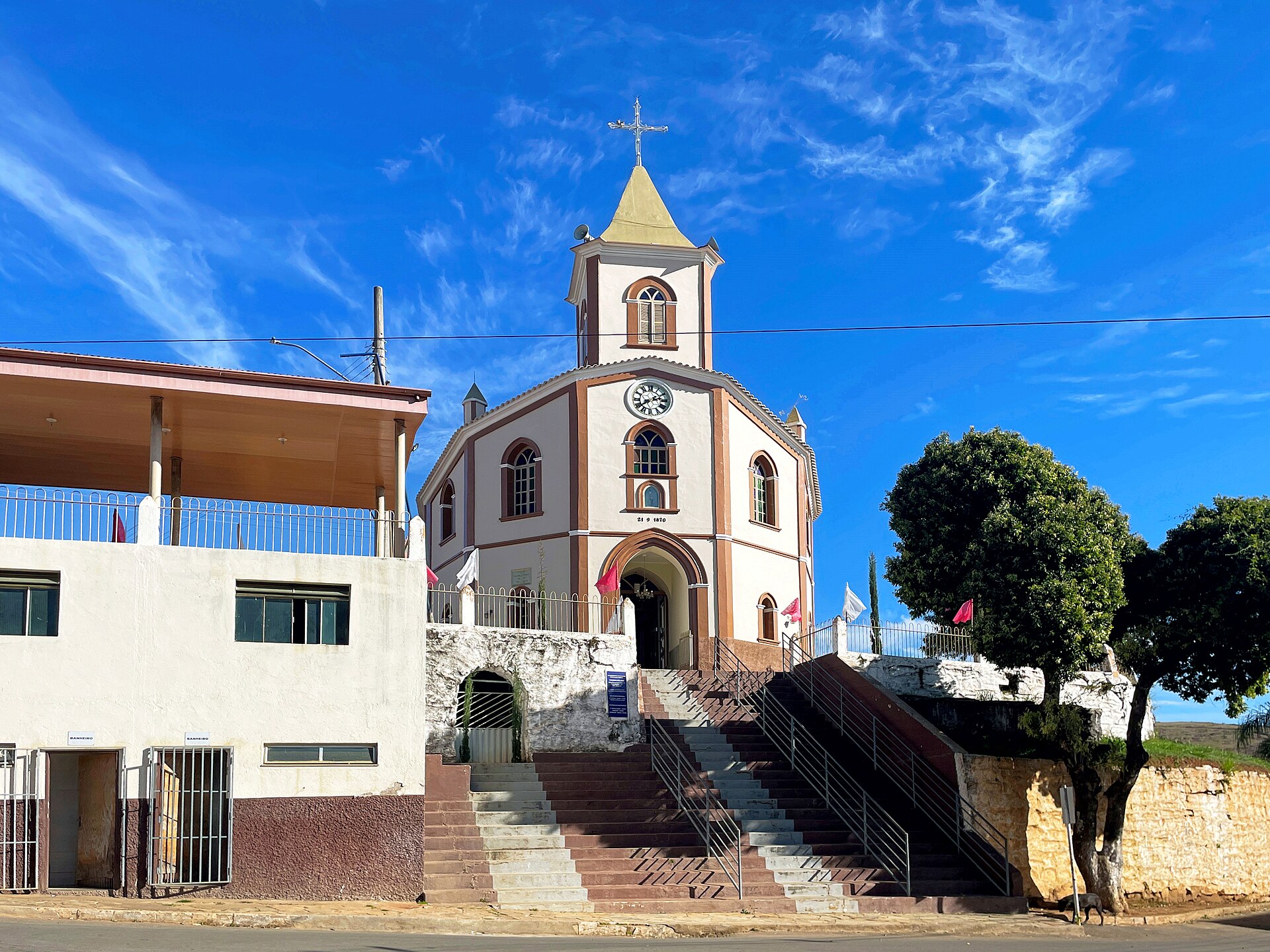 Imagem de referência de Paula Cândido, descrito nos dados abertos como município brasileiro do estado de Minas Gerais