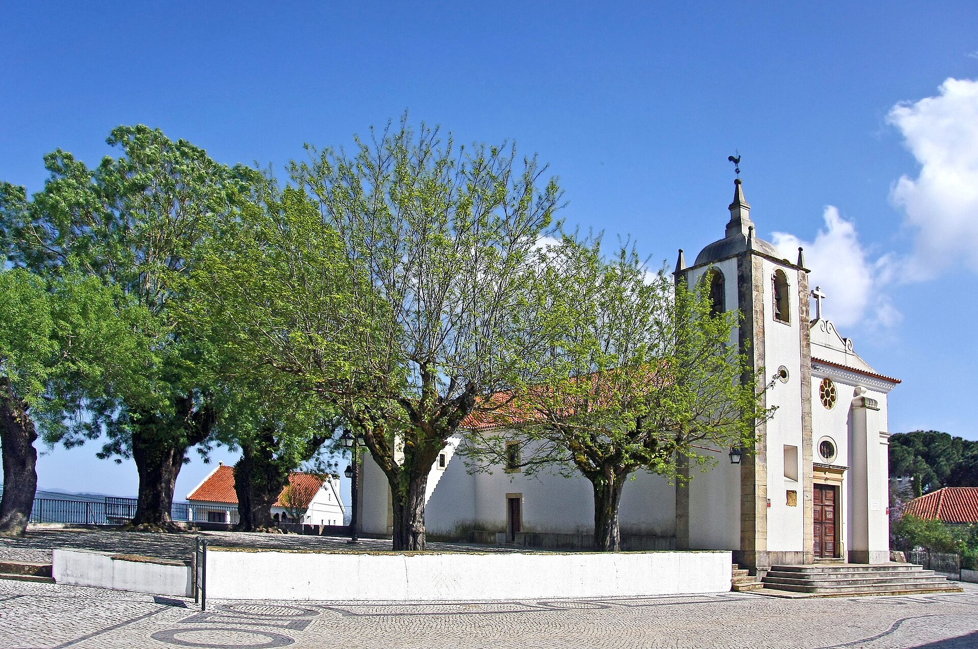 Imagem de referência relacionada a Olalhas, item descrito como povoação portuguesa sede da Freguesia de Olalhas, no Município de Tomar