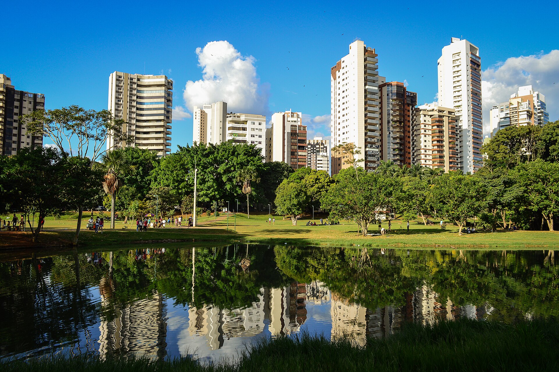 Imagem de referência de Parque Lago das Rosas, descrito nos dados abertos como patrimônio cultural e histórico de Goiás