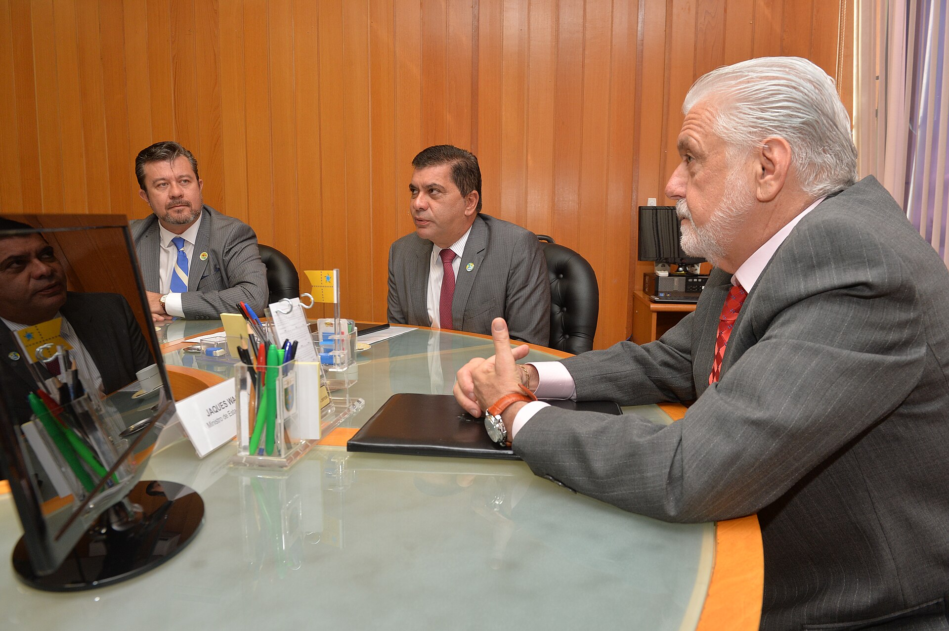Imagem de referência de prefeito de Palmas, descrito nos dados abertos como chefe do Poder Executivo no município de Palmas, Tocantins