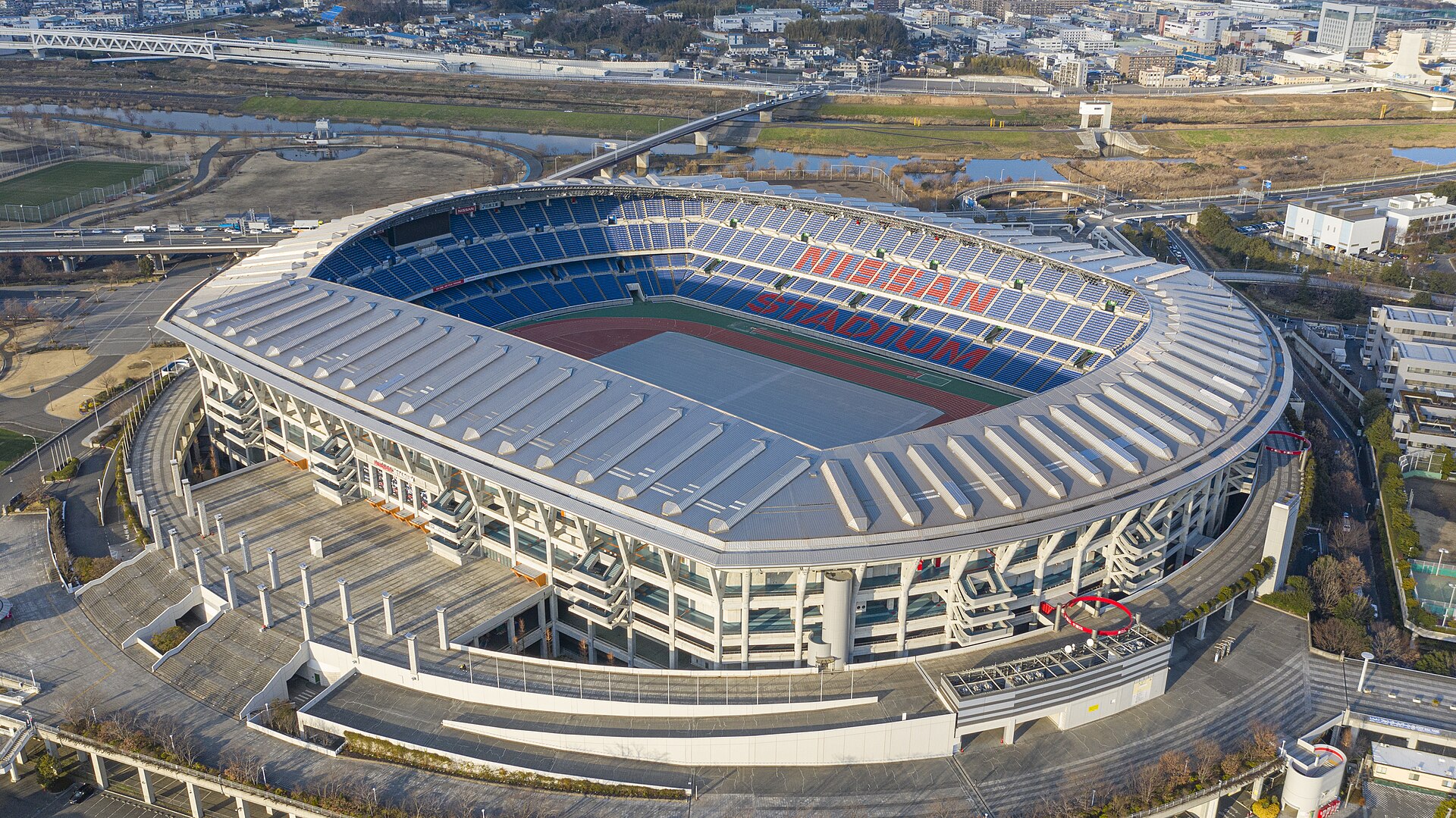 Imagem de referência de Estádio Internacional de Yokohama, descrito nos dados abertos como estádio em Kōhoku-ku, Japão