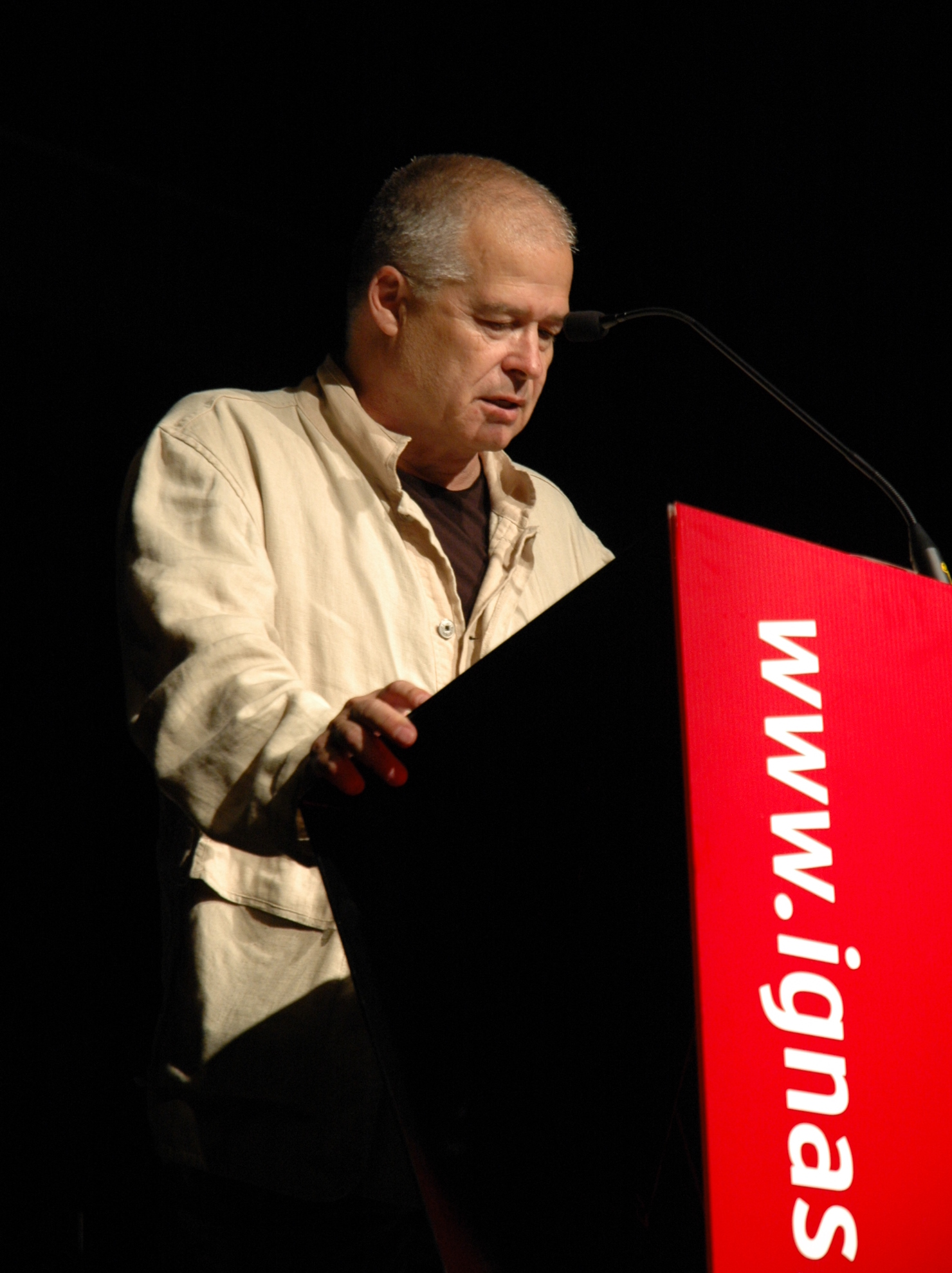 Imagem de referência relacionada a José Eduardo González Navas, item descrito como político espanhol