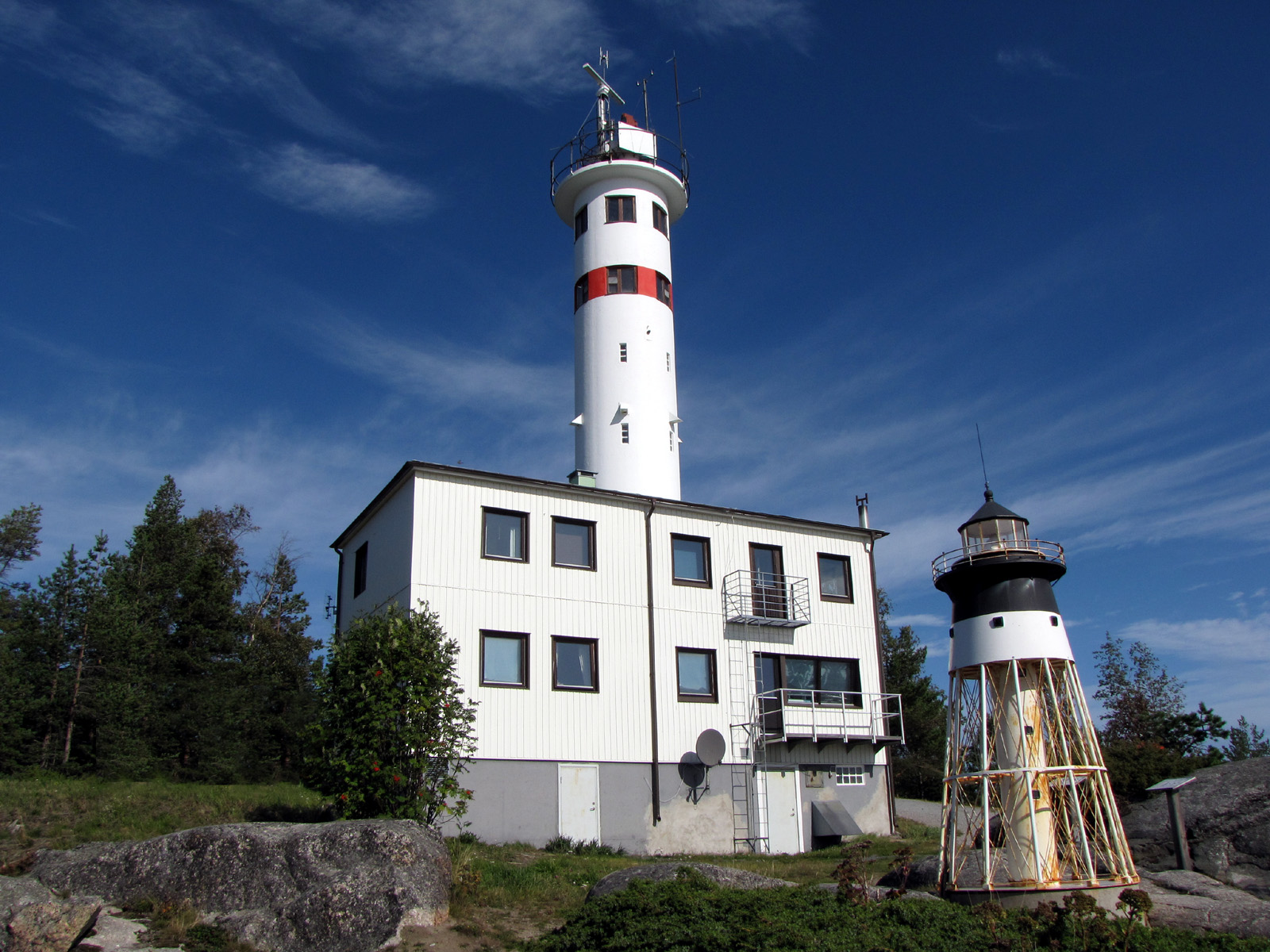 Imagem de referência de farol de Skagsudde, descrito nos dados abertos como um farol na Suécia