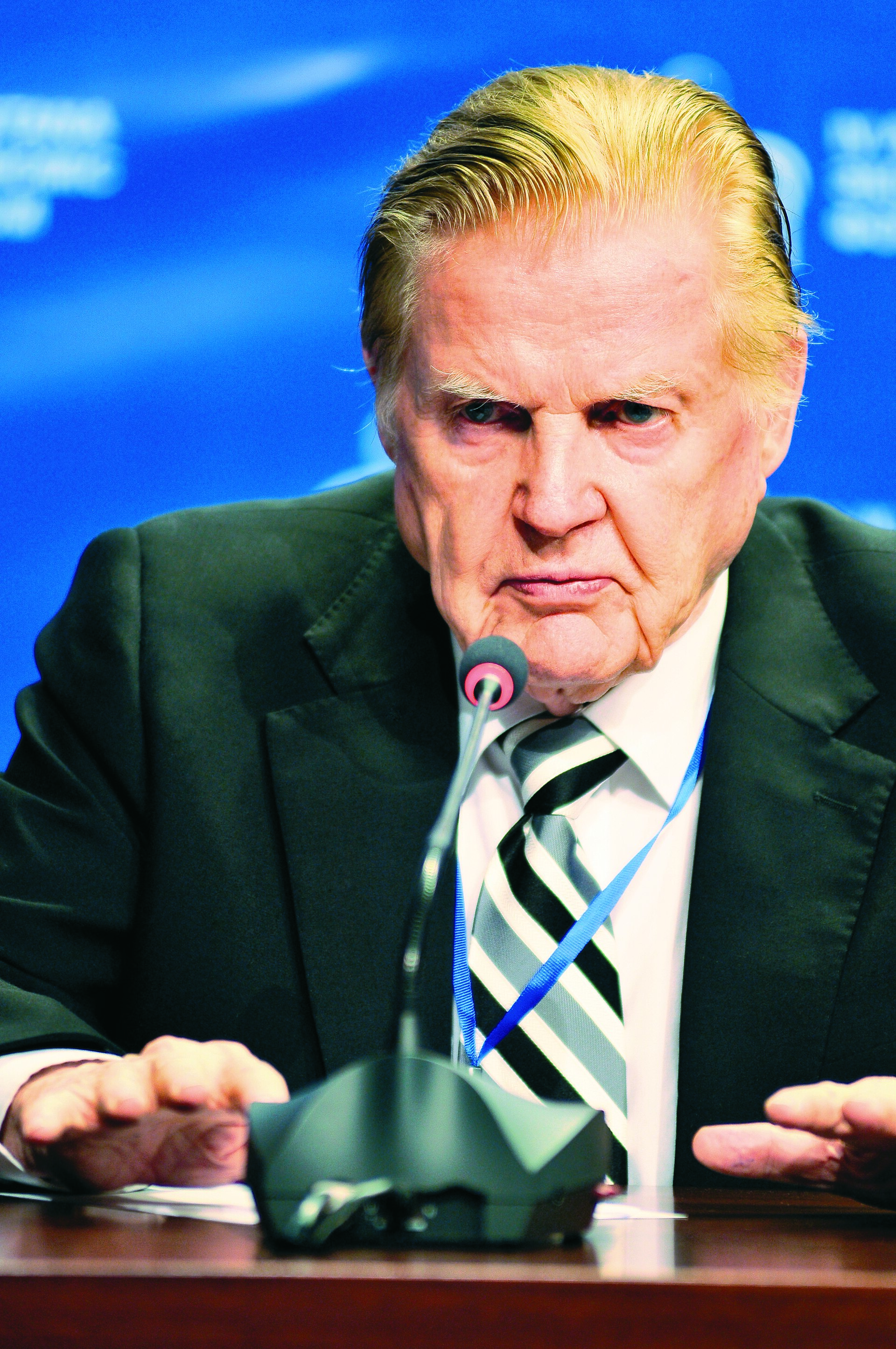 Imagem de referência relacionada a Robert Mundell, item descrito como economista de Canadá