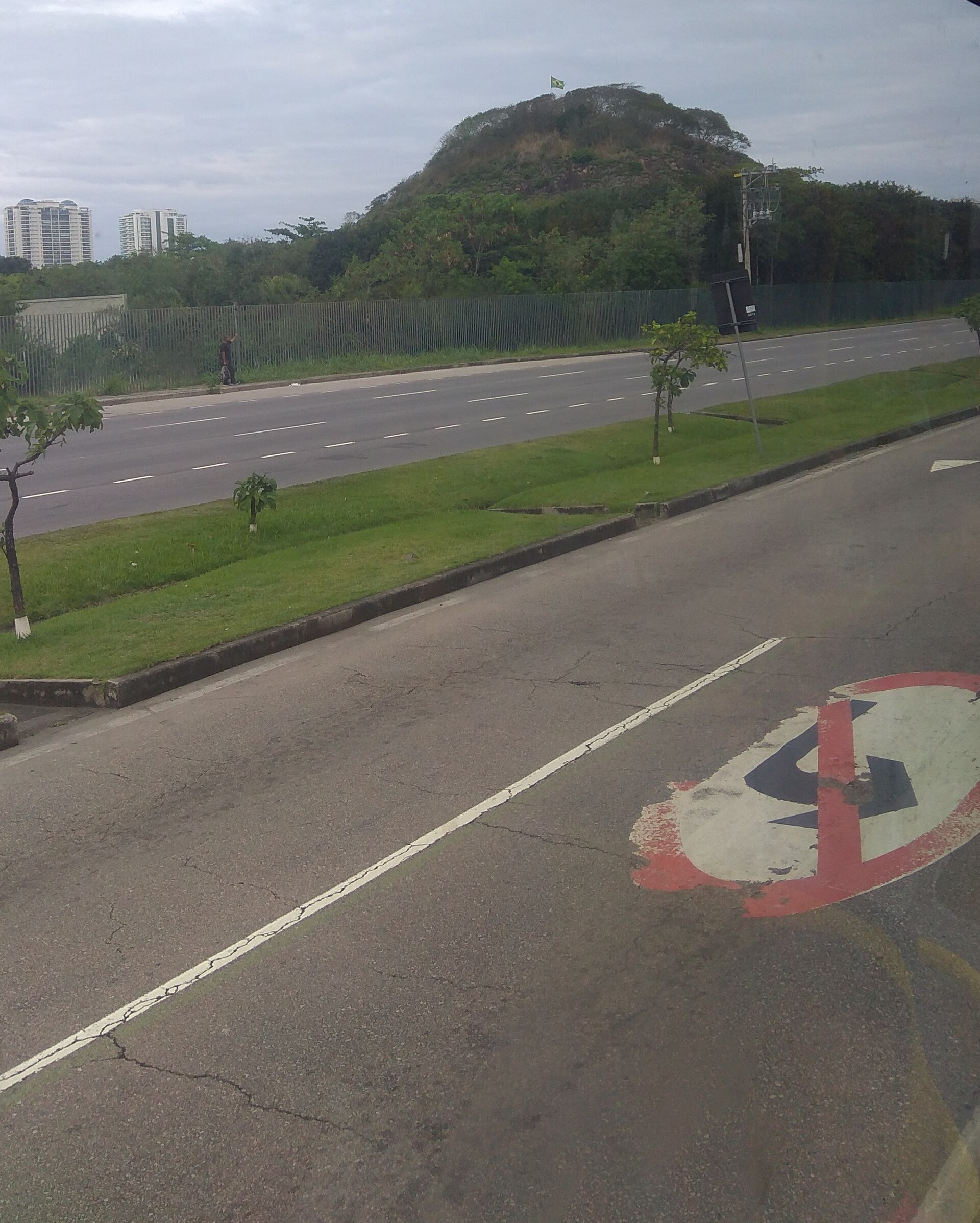 Imagem de referência relacionada a Pedra de Itaúna, item descrito como montanha no Rio de Janeiro