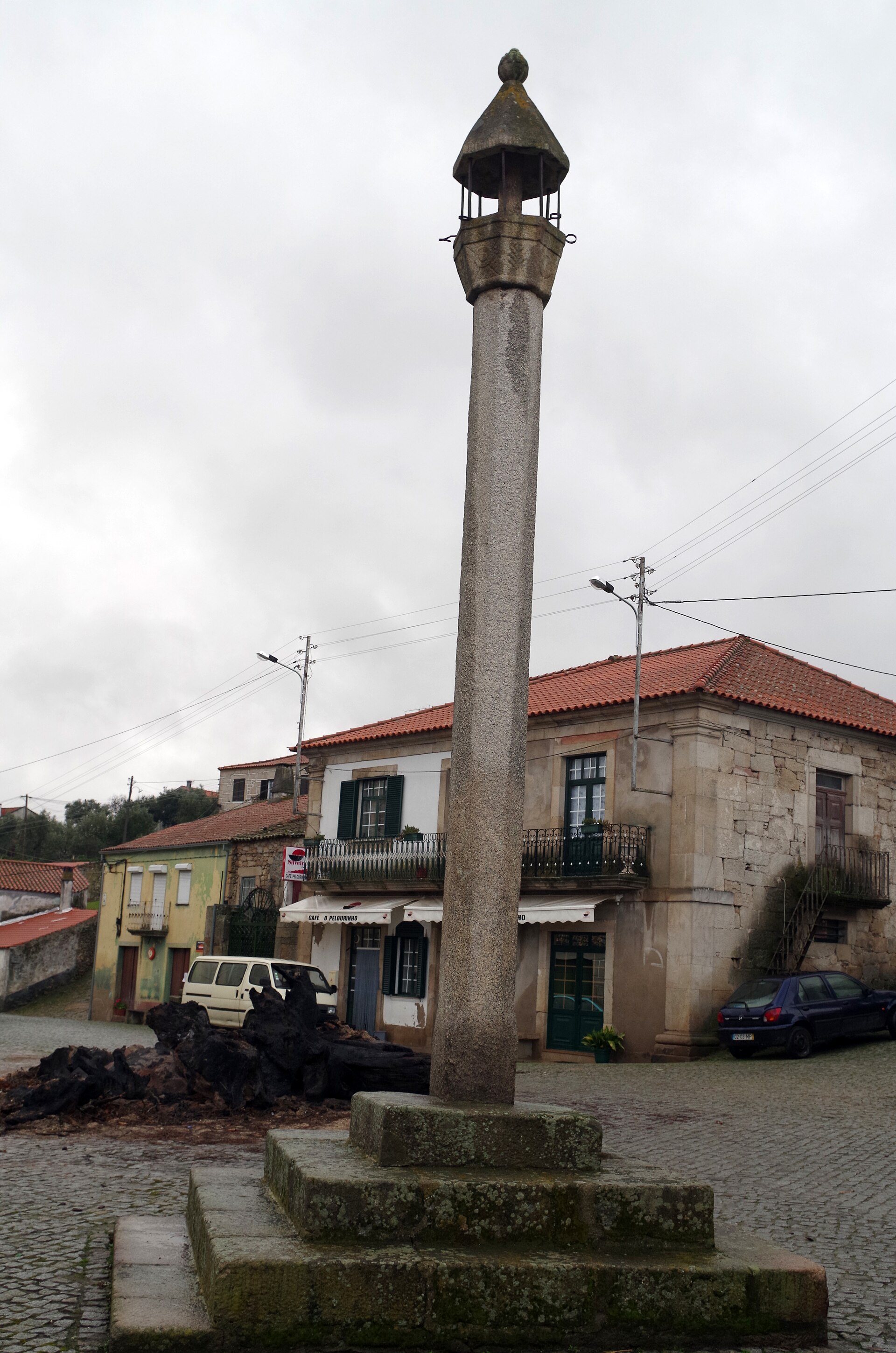 Imagem de referência relacionada a Aveloso, item descrito como povoação portuguesa sede da Freguesia de Aveloso do Município de Mêda