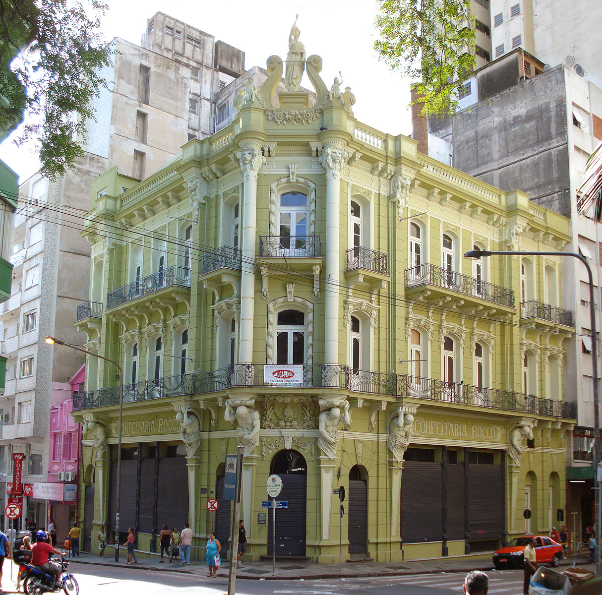 Imagem de referência de Confeitaria Rocco, descrito nos dados abertos como edificação histórica em Porto Alegre, Rio Grande do Sul, Brasil