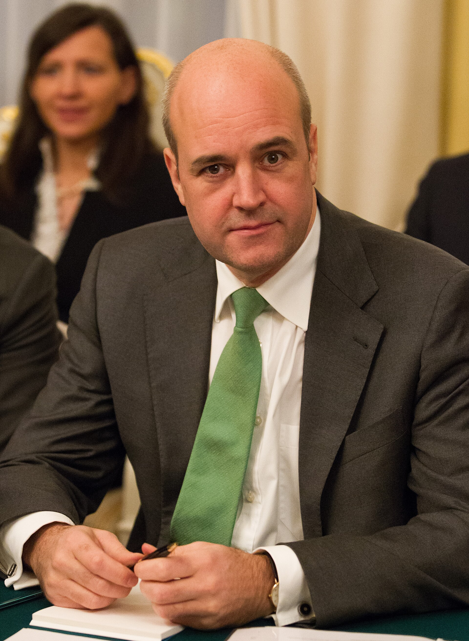 Imagem de referência de Fredrik Reinfeldt, descrito nos dados abertos como economista, Suécia