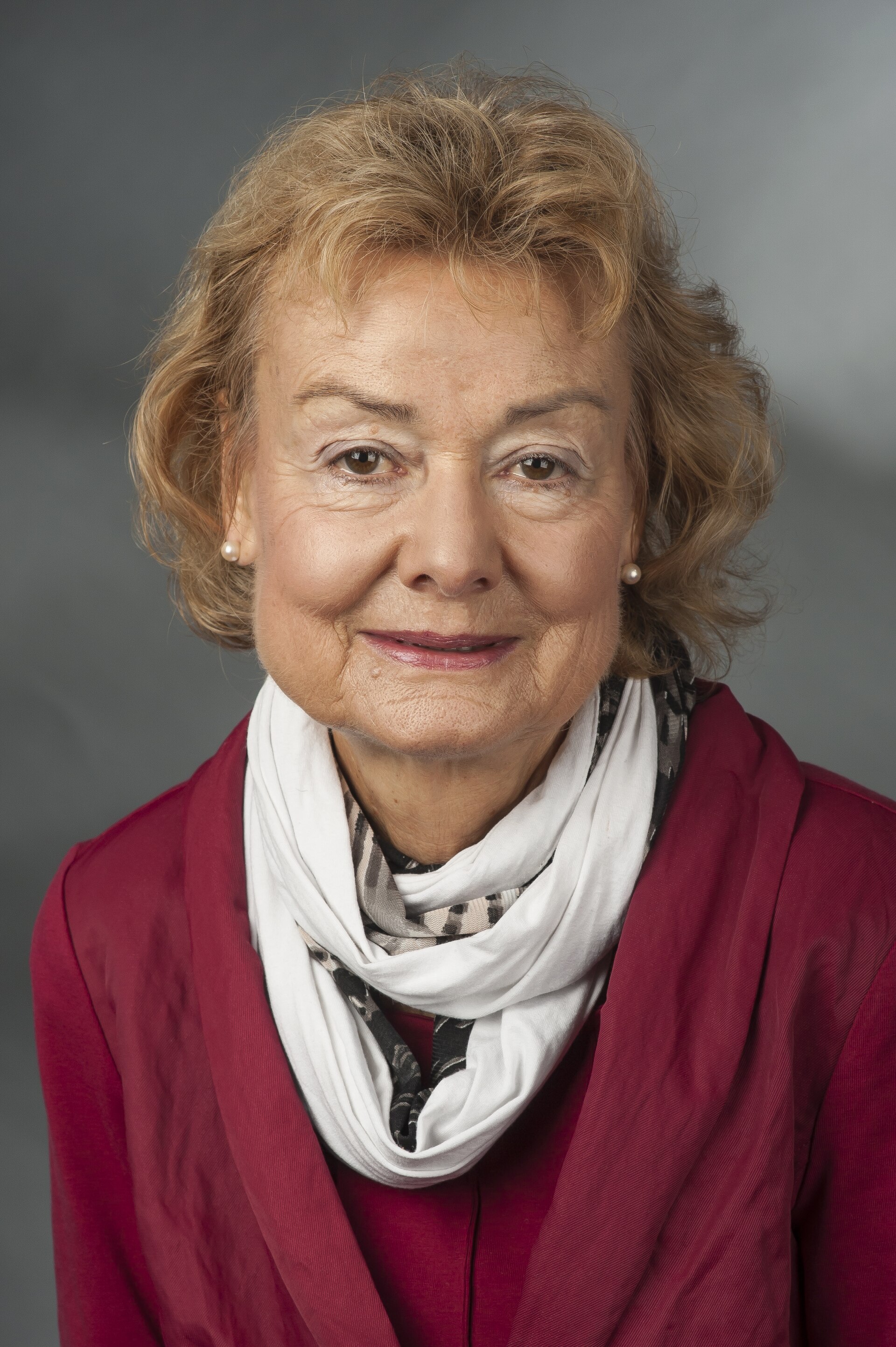 Imagem de referência relacionada a Ursula Engelen-Kefer, item descrito como política alemã