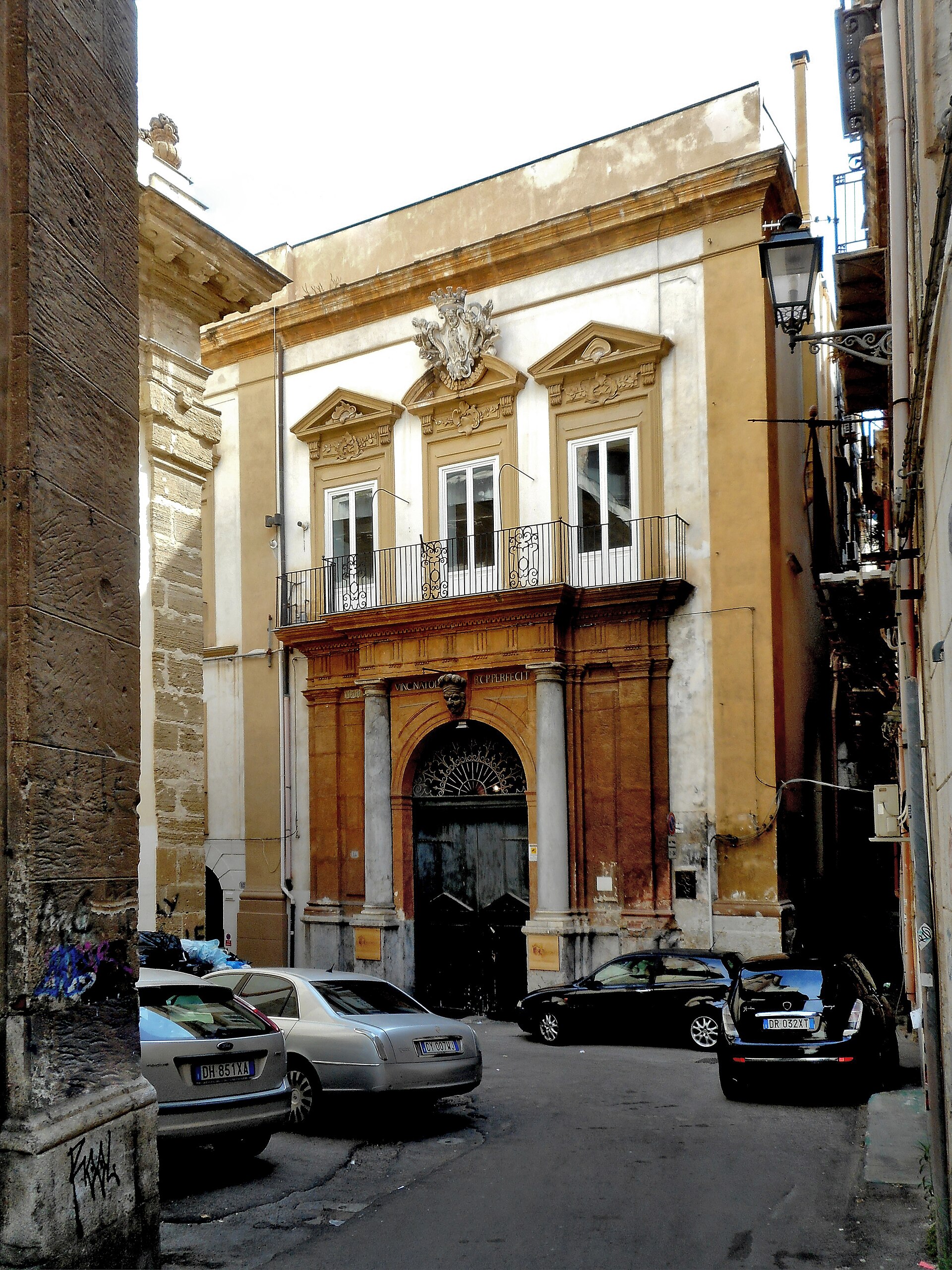 Imagem de referência de Palazzo Natoli, descrito nos dados abertos como edifício histórico italiano