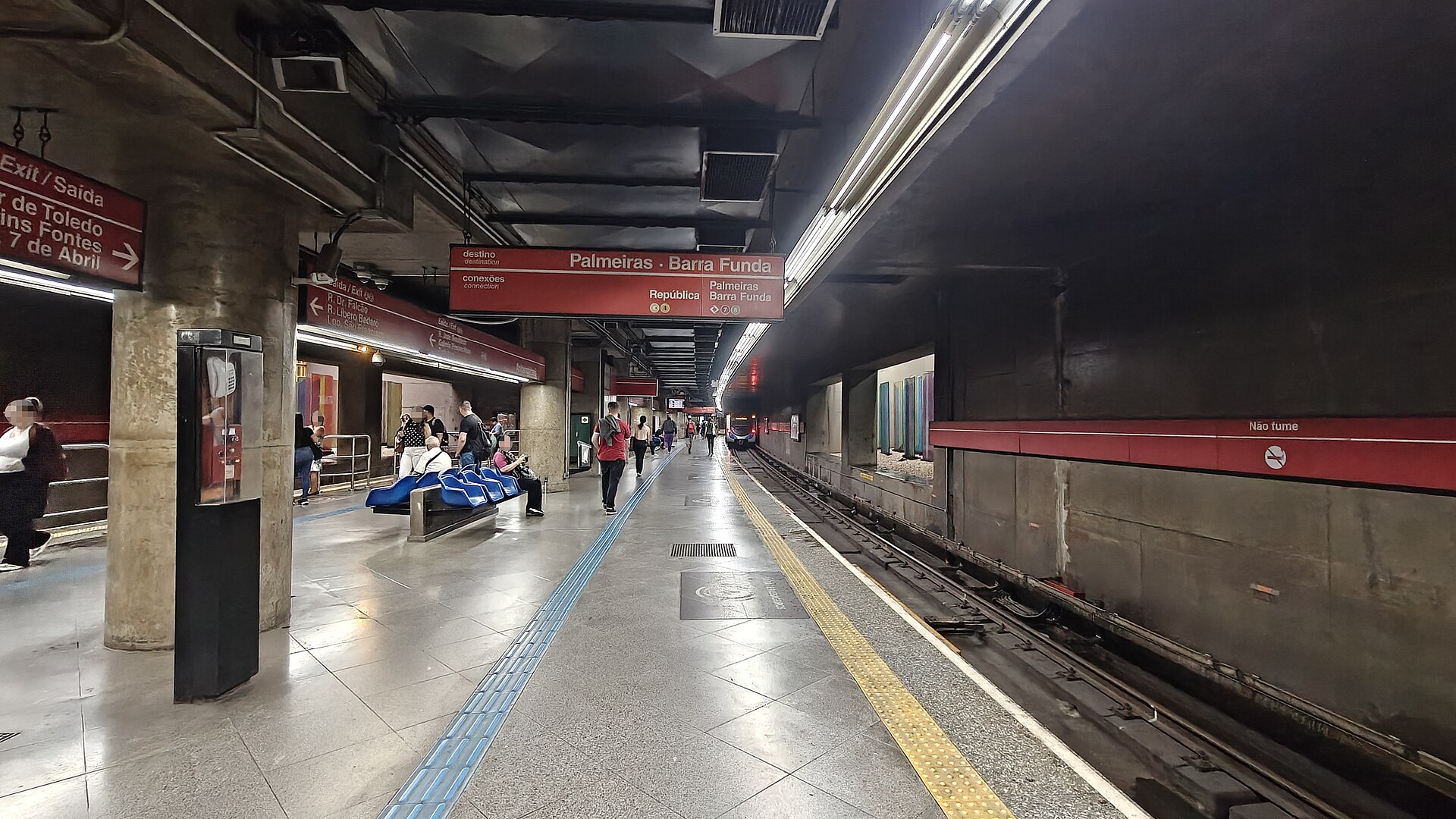 Imagem de referência de Estação Anhangabaú, descrito nos dados abertos como estação de metrô em São Paulo