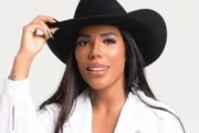 Carol Lekker se envolveu em uma confusão e foi expulsa do reality rural da Record