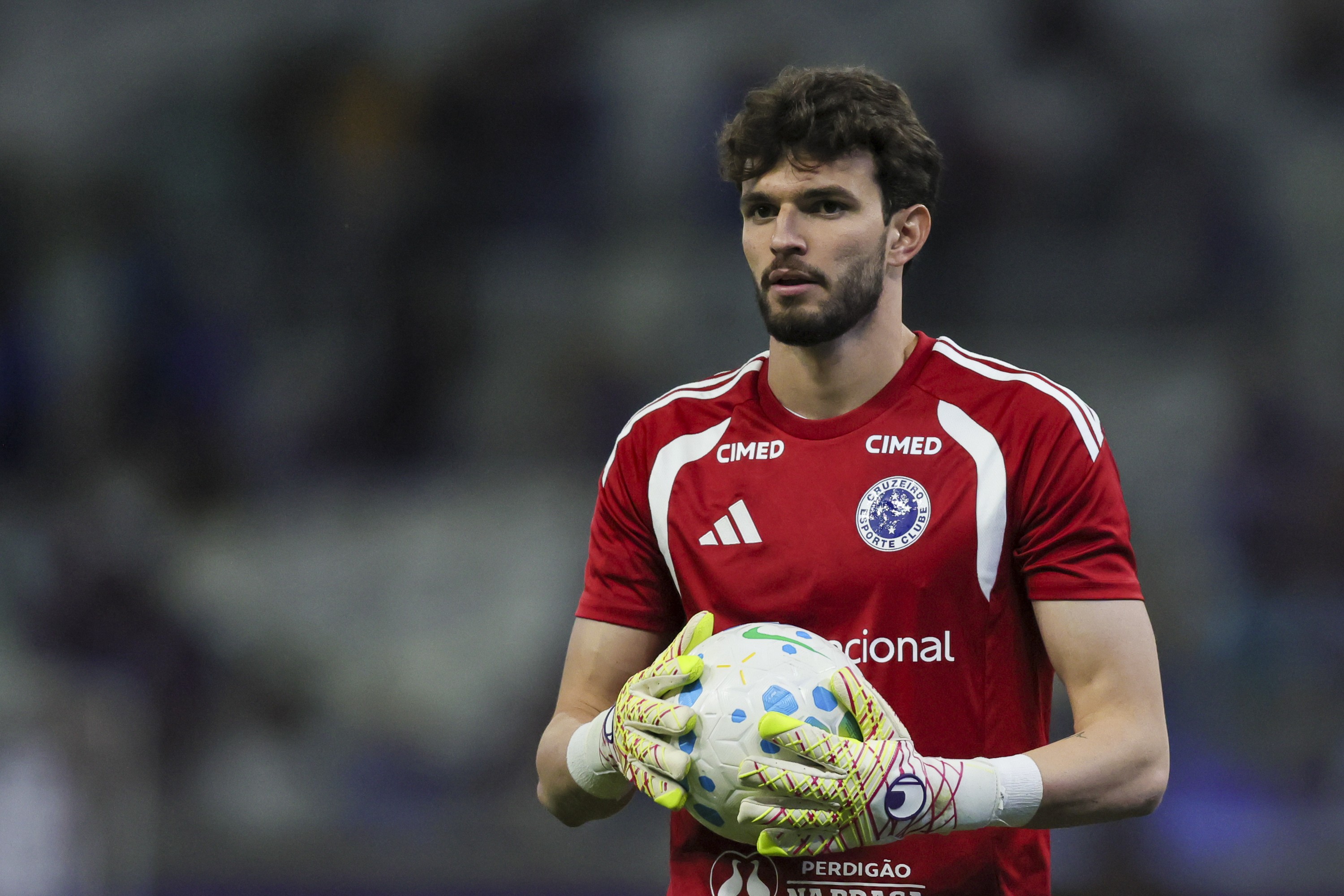 Estrada e telefone travado: Otávio, do Cruzeiro, conta bastidores de convocação inédita para Seleção