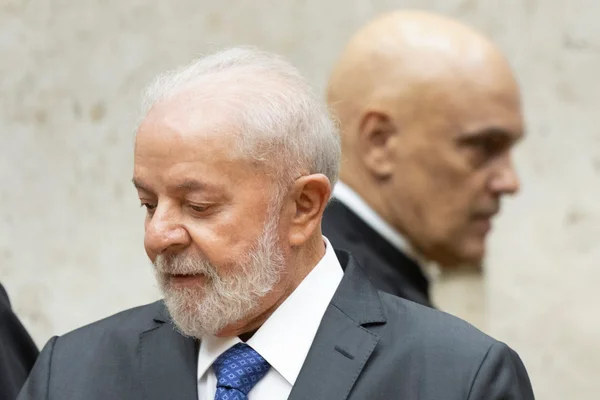 Lula contraria aliados e hesita em soltar a mão de Moraes em meio à crise