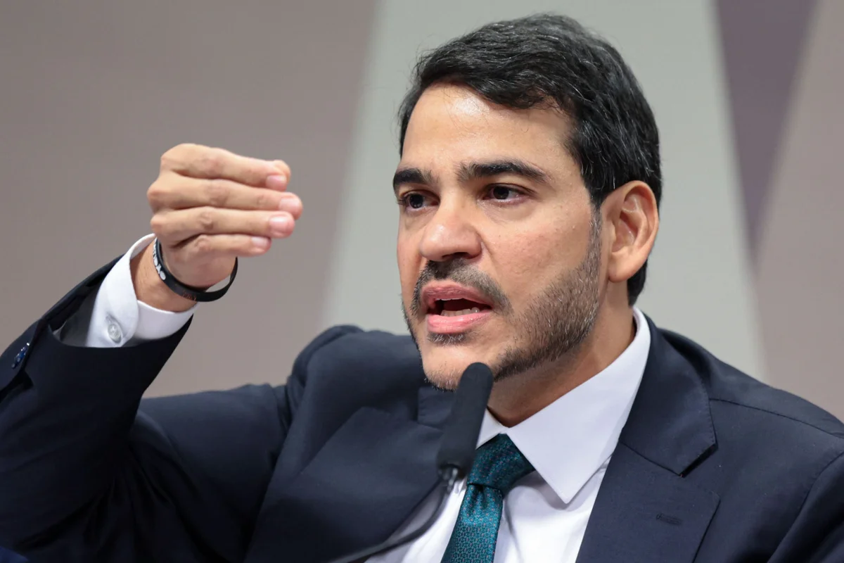 Messias defende CNBB e condena “ataques e agressões” de Flávio Bolsonaro