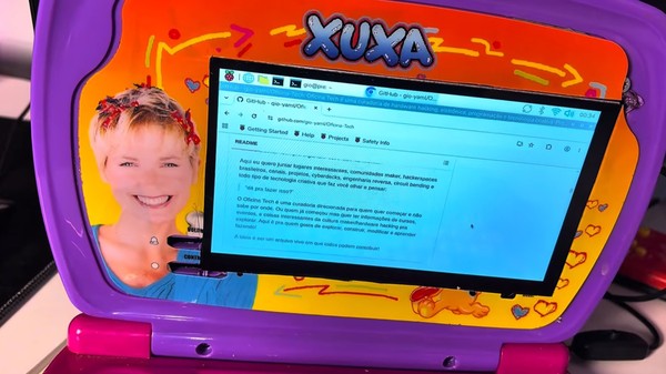 Menina ressuscita PC da Xuxa e transforma em computador com Linux