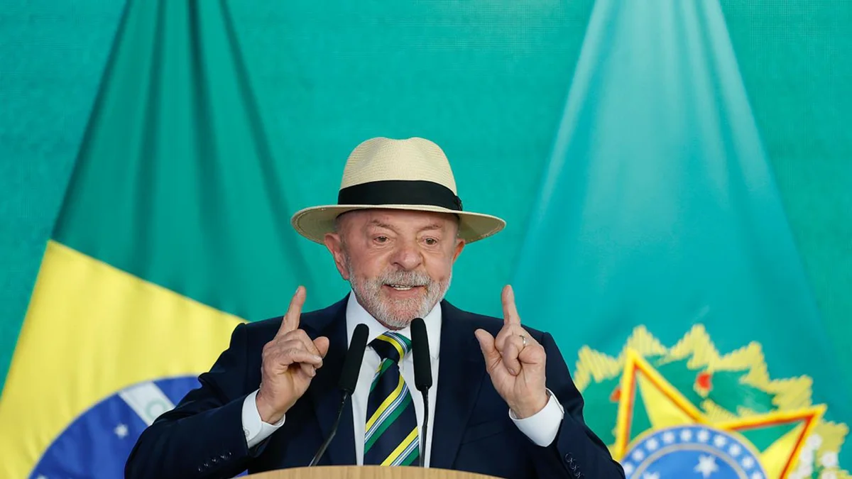 Parece que os EUA são chefes da Delcy, diz Lula sobre Venezuela