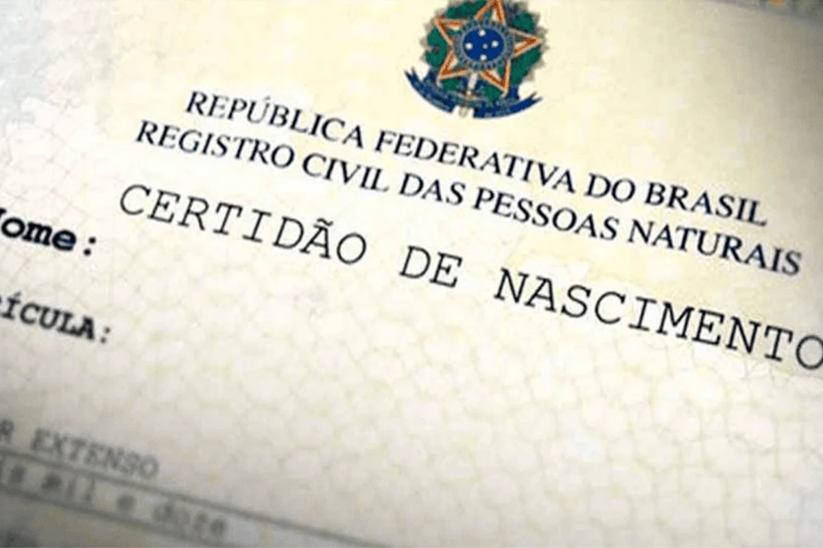 Imagem colorida de uma certidão de nascimento; homem pediu exclusão de sobrenome por piadas de mau gosto - Metrópoles