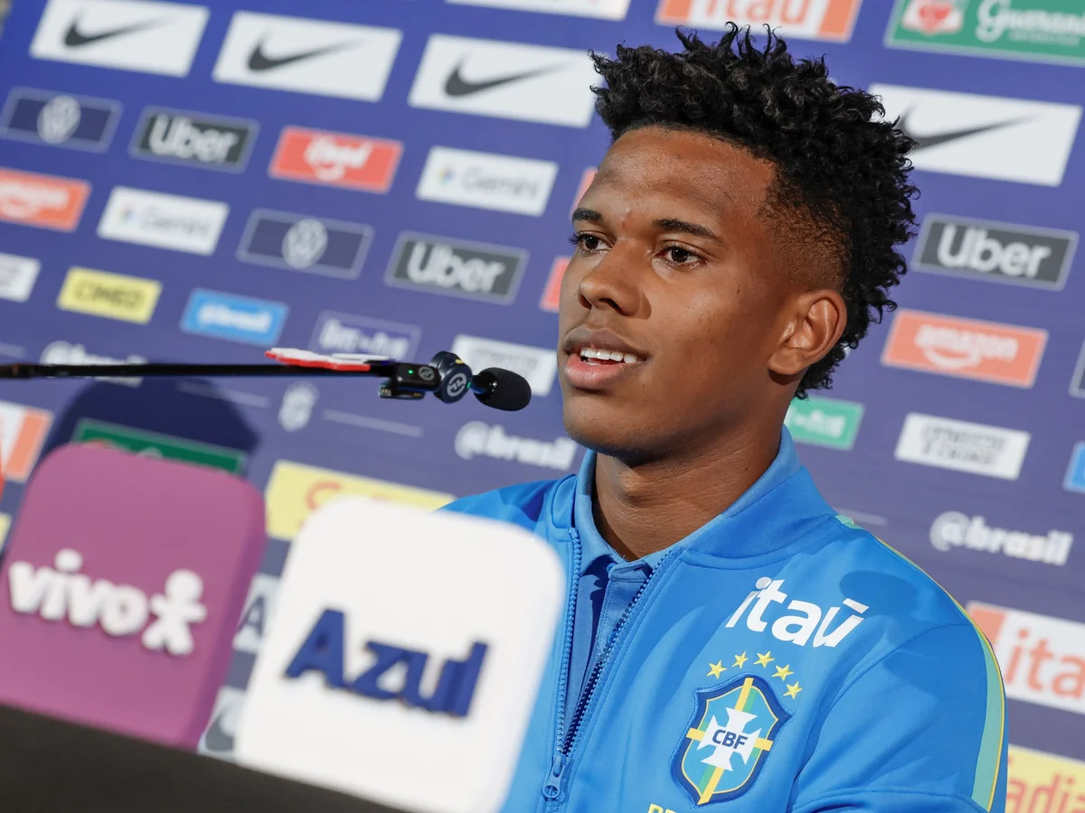 Estêvão sobre poucas chances com Xabi Alonso: "Cada técnico tem seu jeito"