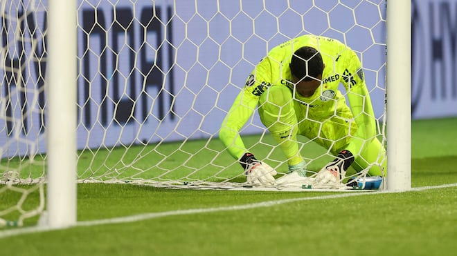 Carlos Miguel ‘cola’ e acaba com a ‘maldição’ nos pênaltis de Weverton. Thiago Silva perdoa Nonato e se despede da Libertadores. ‘Foi a minha última’