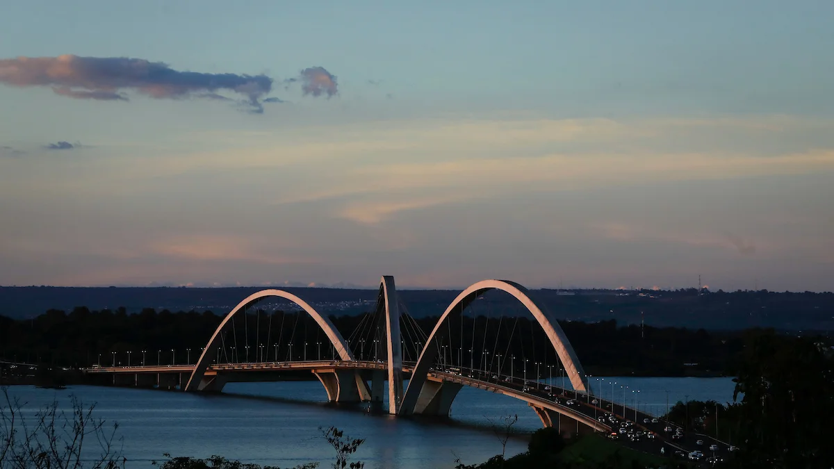 Ponte JK: faixas reversas começam a funcionar nesta quarta-feira (21/10)