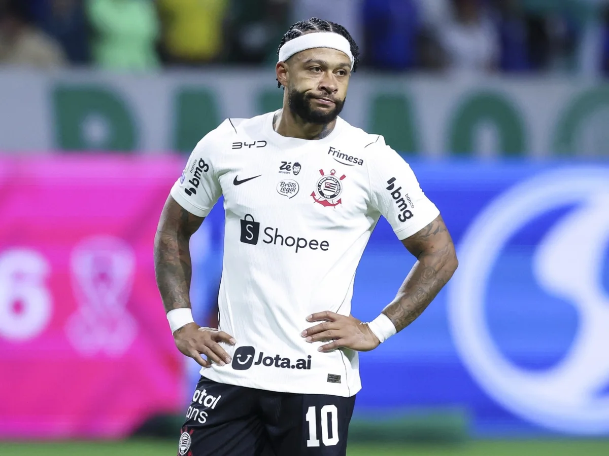 Corinthians informa lesões de Memphis Depay e Gabriel Paulista