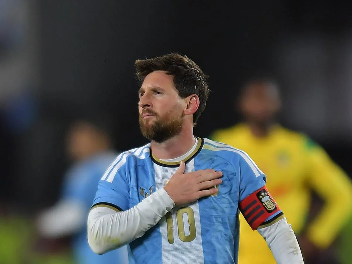 Argentina não poderá aposentar a camisa 10 de Lionel Messi; entenda
