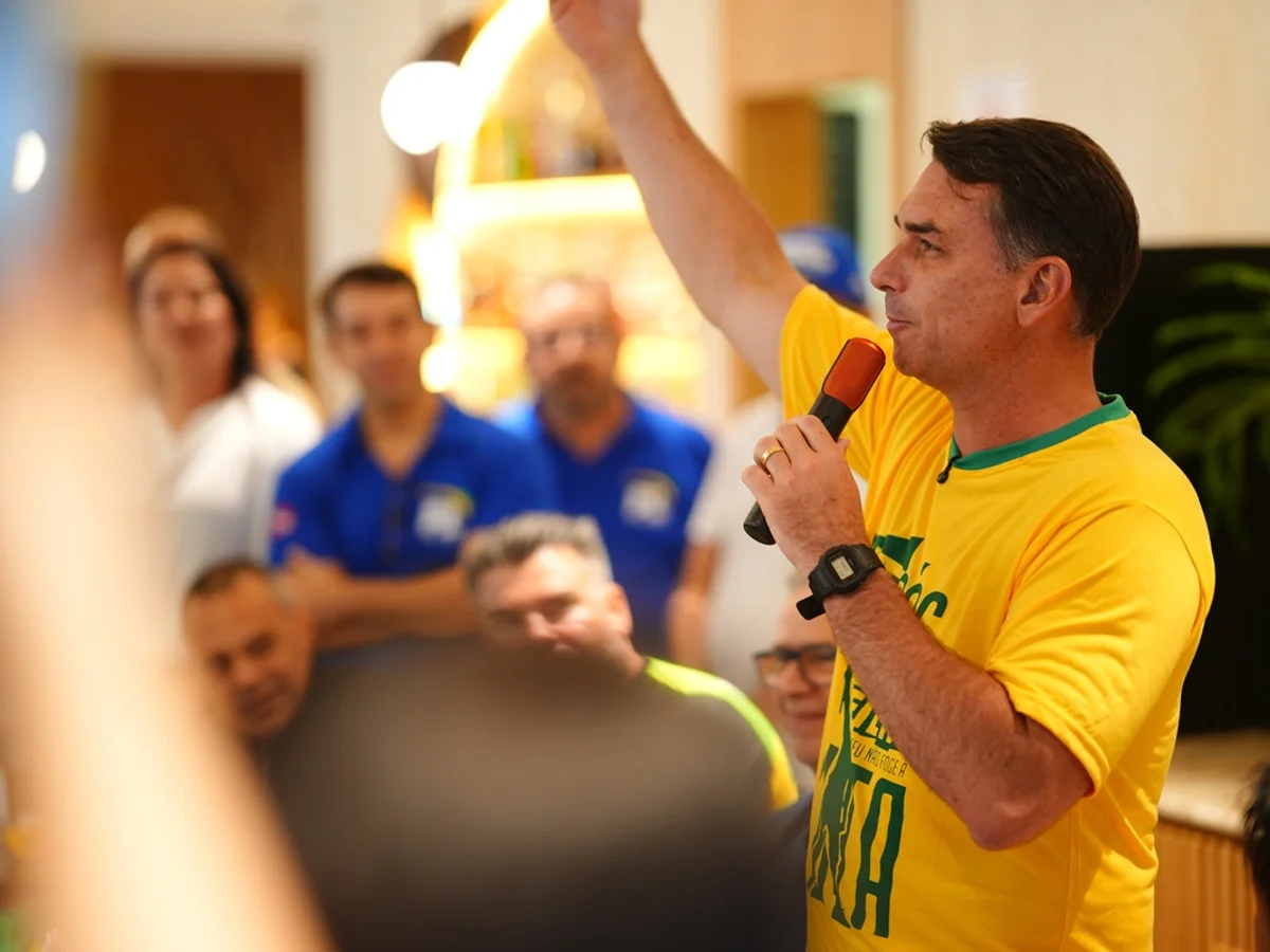 Campanha de Flávio orienta oposição a se abster na votação da 6x1 no Senado