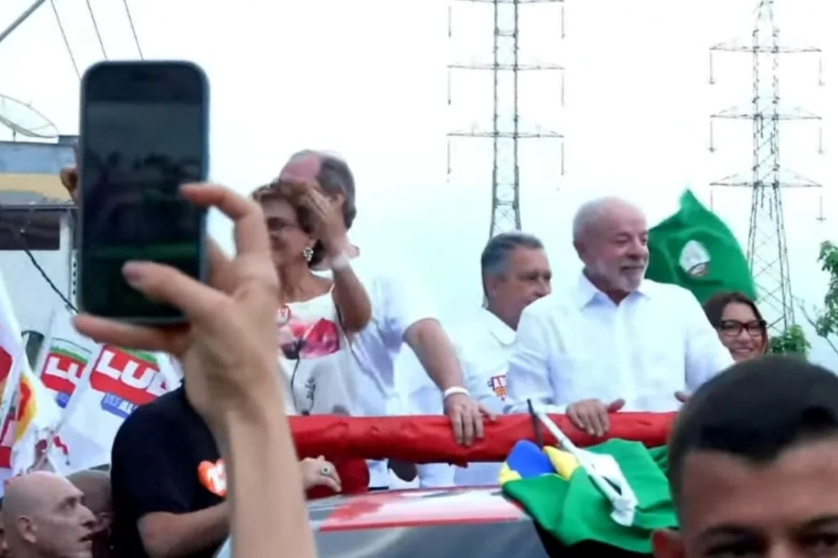 Janja reage a protesto em Minas: "Pega esse dedo e enfia no coração"