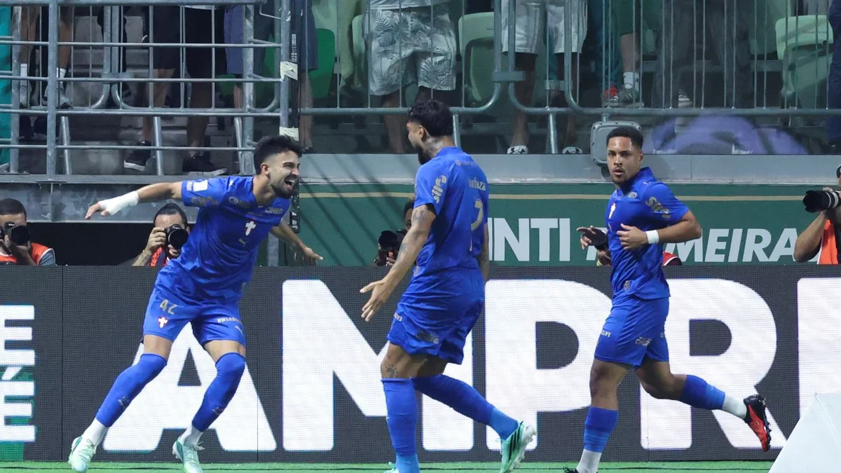 Palmeiras vence Bahia com gol de Flaco e cola na liderança do Brasileirão