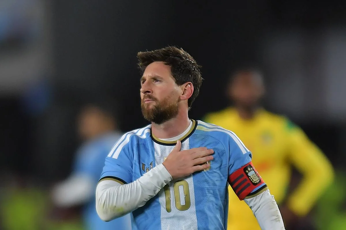 Argentina não poderá aposentar a camisa 10 de Lionel Messi; entenda