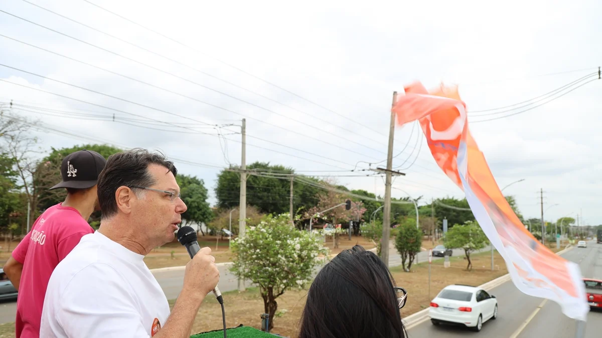 Kiko Caputo percorre quatro regiões no DF no último dia de campanha
