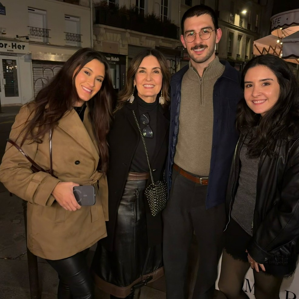 Fátima Bernardes e William Bonner se reencontram no aniversário dos três filhos; veja as fotos