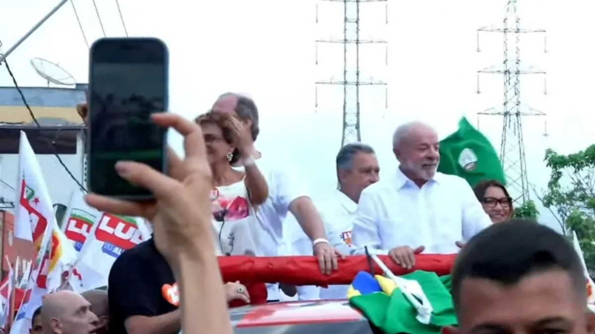 Janja reage a protesto em Minas: "Pega esse dedo e enfia no coração"
