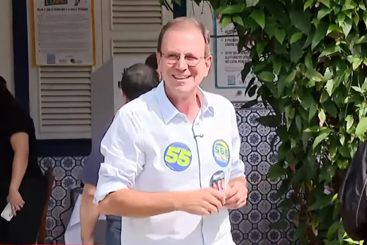 Eleições 2026: candidato pelo PSD, Eduardo Paes vota no Rio e prega mudança