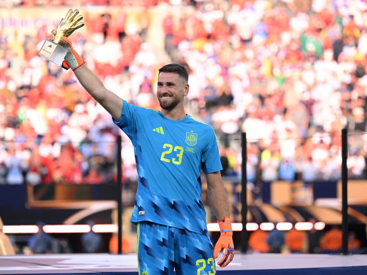 Bola de Ouro: campeão do mundo, Unai Simón é eleito melhor goleiro