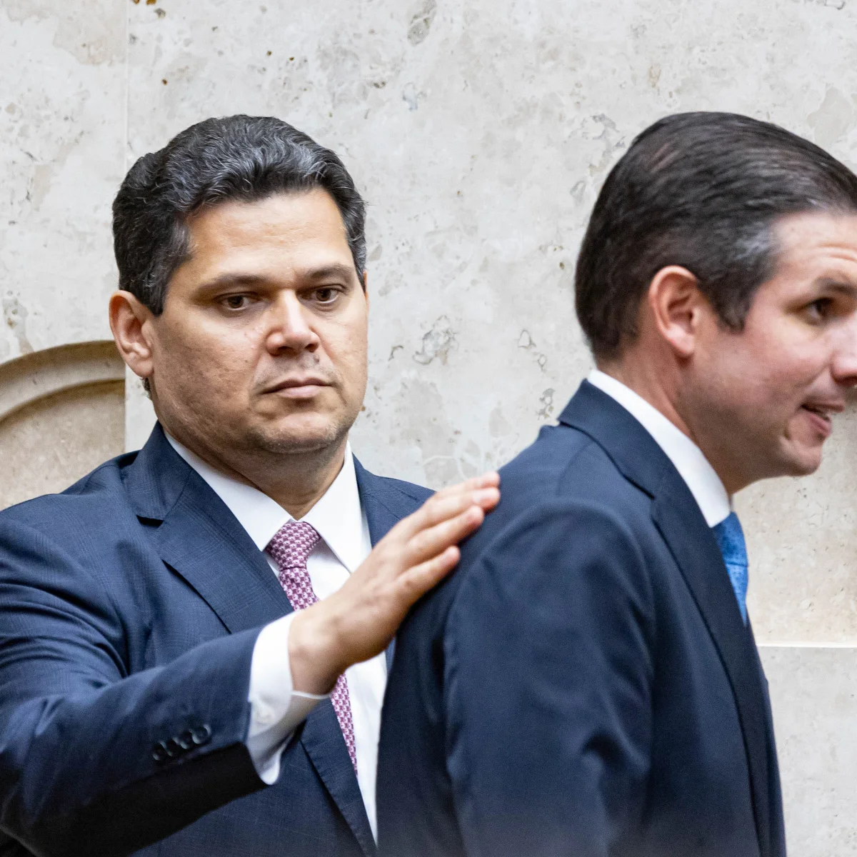 Avanço do PL deixa dúvidas sobre futuro de Motta e Alcolumbre no Congresso