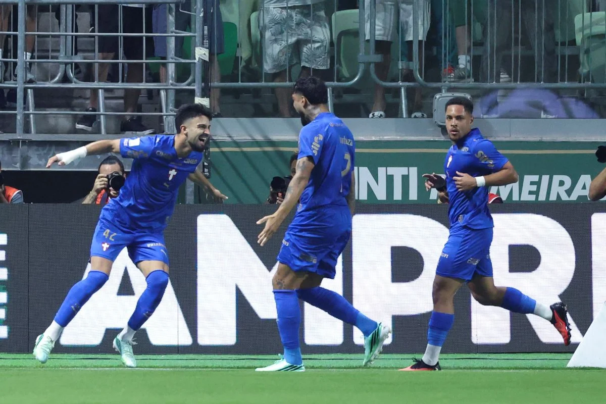 Palmeiras vence Bahia com gol de Flaco e cola na liderança do Brasileirão