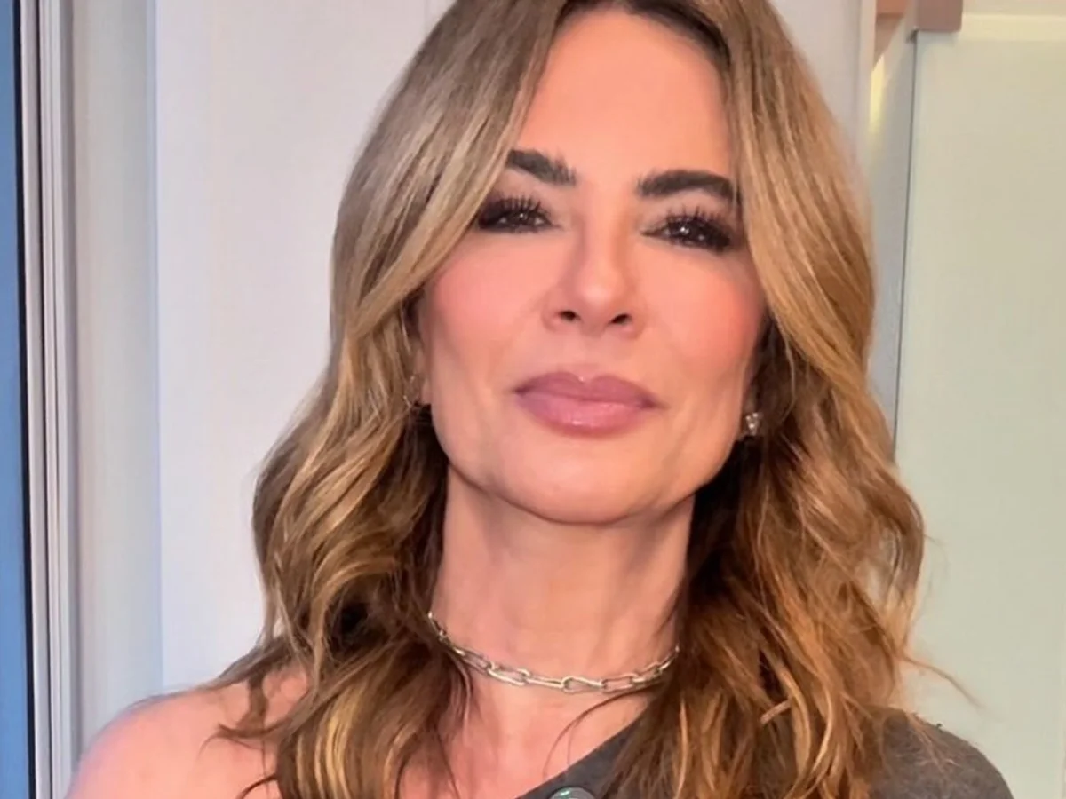 Após ação de despejo, Luciana Gimenez ironiza chegada de contas para pagar