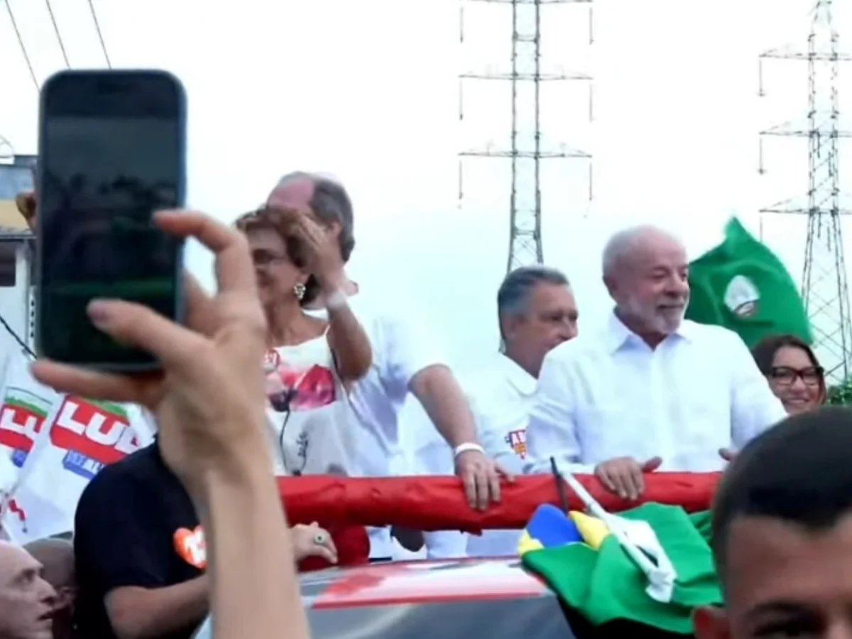 Janja reage a protesto em Minas: "Pega esse dedo e enfia no coração"
